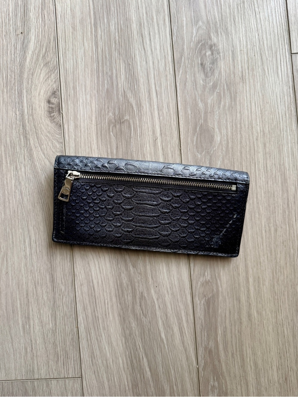 ' COACH ' Gray Metallic Python Embossed Envelope Wallet - Picture 8 of 8